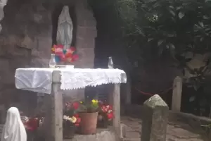 Honrarn a la Virgen de Lourdes en Ambato