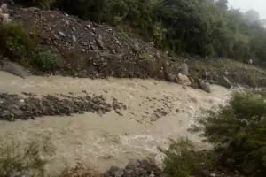 La crecida de ros afecta el suministro de agua potable en el interior provincial