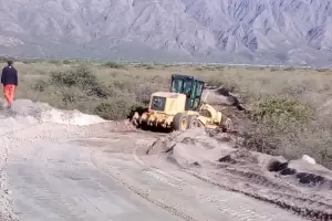 Reparacin de caminos en San Jos