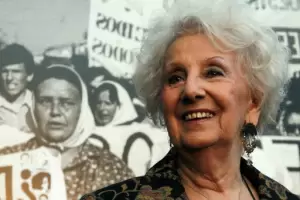 Estela de Carlotto reconoci que la llamaron del gobierno y se vacun