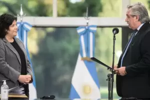 Luego de la renuncia de Gins Gonzlez Garca, Carla Vizzotti jur en Olivos