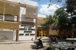 Pesar en la Escuela Primaria Gdor. Jos Cubas por el fallecimiento de un alumno