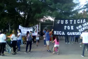 Mara Espeche: "Hoy hace un ao, mi amada nia, que no te tengo; mi corazn llora de dolor"