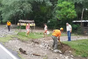 Defensa Civil realiza operativos de asistencia en los sectores afectados por la tormenta