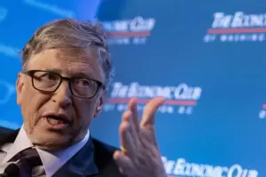 Bill Gates revel cul es su sistema operativo favorito: iOS o Android?