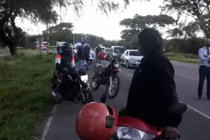 Los concejales Segura y Guerrero intentaron frenar el corte en ruta 1