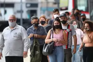 micron en el pas: especialistas prevn un pico de casos y una posterior cada abrupta en los prximos 30 das