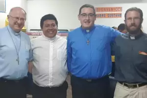 El Obispo ordenar a tres nuevos diconos