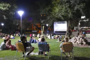 Con gran aceptacin del pblico, inici el ciclo Cine y Mujer en Valle Viejo