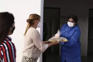 En el Da de la Mujer, Pauln reconoci a trabajadoras esenciales