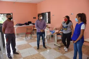 La municipalidad de Tinogasta entreg telas a la cooperativa de La Puntilla