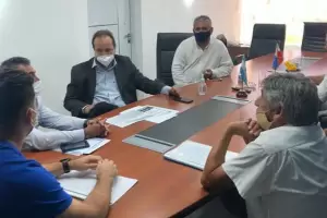 Trabajadores de Ferias se reunieron con el senador capitalino