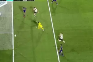 Fua, el Diego!, el video que es tendencia en Twitter por el efecto de la pelota