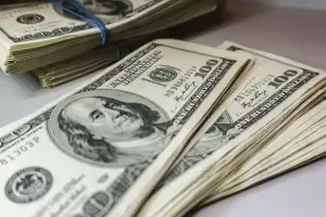 Denunci que le sustrajeron 3.500 dlares de su vivienda