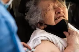 Eugenio Semino: Los jvenes que se vacunaron contra el coronavirus firmaron una condena de muerte para cada uno de los adultos mayores