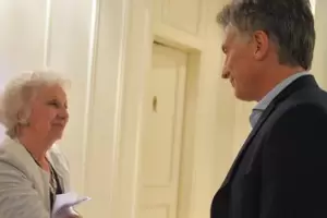Macri cruz a Estela de Carlotto: "Me da pena que no pueda salir del rencor"