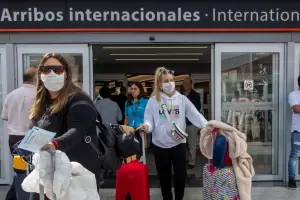 El gobierno analiza abrir las fronteras terrestres con Uruguay y Chile a partir del 6 de septiembre