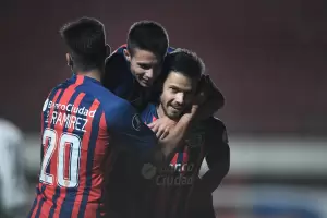 San Lorenzo recibe a Santos por un lugar en los grupos de la Libertadores: hora, TV y formaciones