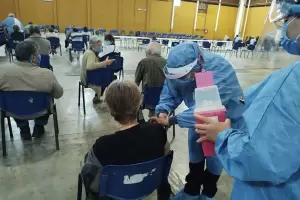 Este lunes vacunarn a las personas que no pudieron asistir para recibir la primer dosis