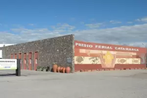 Robaron una rueda de auxilio en una de las playas de estacionamiento del Poncho