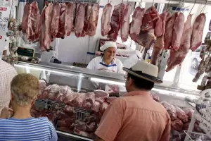 El Gobierno amenaza con cerrar las exportaciones de carne si siguen los aumentos de precios