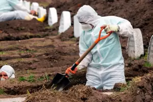 Moreno del cementerio parque dijo que "es dursimo" ver a un joven pidiendo perdn por contagiar al familiar fallecido por Covid-19