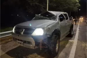 Perdi el control de la camioneta, volc y termin en el hospital