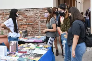 El Mercado de libros regresa a la Casa de la Cultura