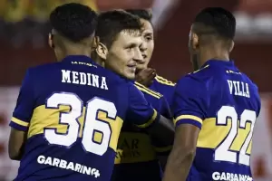 Boca le gan a Huracn y sigue entre los clasificados