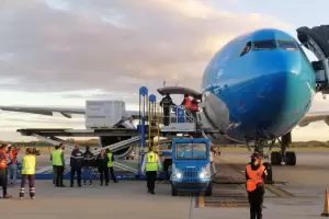 Un nuevo vuelo de Aerol�neas Argentinas parte hoy a China en busca de 1.000.000 de dosis de Sinopharm