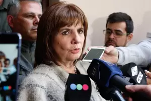 Bullrich, sobre el acuerdo con Pfizer: "Les podr�amos haber dado las Islas Malvinas�