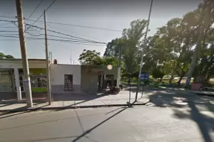 A punta de pistola, robaron un local de comidas y se llevaron la recaudacin