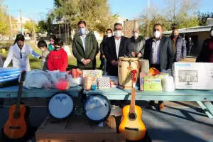 El gobernador Jalil entreg� diferentes elementos en Anquincila