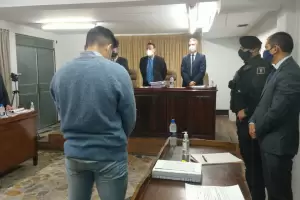 Un minuto de silencio por Brenda Gordillo en el da de su cumpleaos