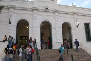 Acusaron a Daniel Zelaya de hacer uso prebendario de becas en la UNCa