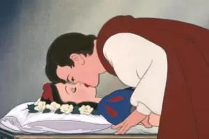 Buscan prohibir "el beso no consentido" del pr�ncipe a Blancanieves