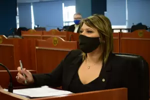 Denuncian falta de transparencia en contrataciones realizadas por el Gobierno