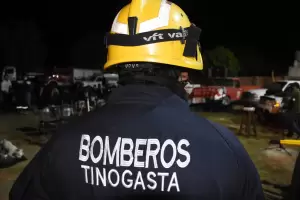 Bomberos Voluntarios de Tinogasta y Santa Mar�a contrajeron Covid mientras esperan ser vacunados