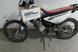 Detienen a un motochorro que le rob� el celular a una menor