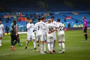 El Leeds de Bielsa derrot al Tottenham y se ilusiona con jugar una copa europea