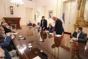 El Gobierno acord un 35% de aumento con gremios docentes y no docentes universitarios