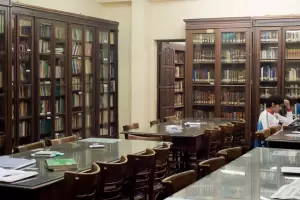 Retorna el sistema de prstamos domiciliarios de la biblioteca Herrera