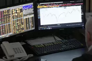 Acuerdo con el FMI: bonos y acciones suben hasta 11% en las primeras operaciones antes de la apertura del mercado