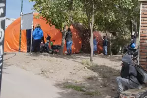 Nodos de testeo: largas filas en el Hospital San Juan Bautista