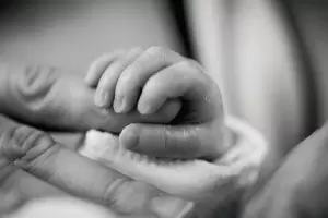 Verlo morir fue una tortura: su aborto fall y dio a luz a un beb que falleci 10 horas despus