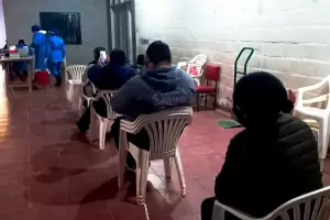 Fiambal: Defensa Civil y Bomberos Voluntarios recibieron la vacuna contra el Covid