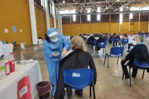 Comienza el operativo de dosis de refuerzo a quienes recibieron dosis adicional