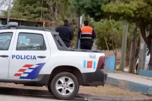 Detuvieron y golpearon a un nene de 13 aos que sali a cargar la garrafa fuera de horario en Santiago del Estero
