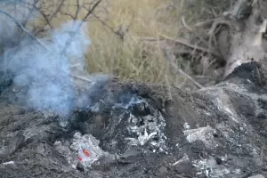 Fray Mamerto Esqui: el Municipio quem la basura en Capilla del Rosario