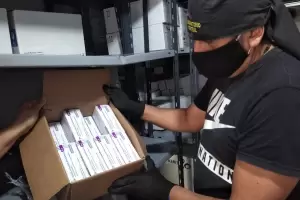 Arribaron las vacunas de AstraZeneca que se destinarn a personas de 53, 54, 55 y 56 aos